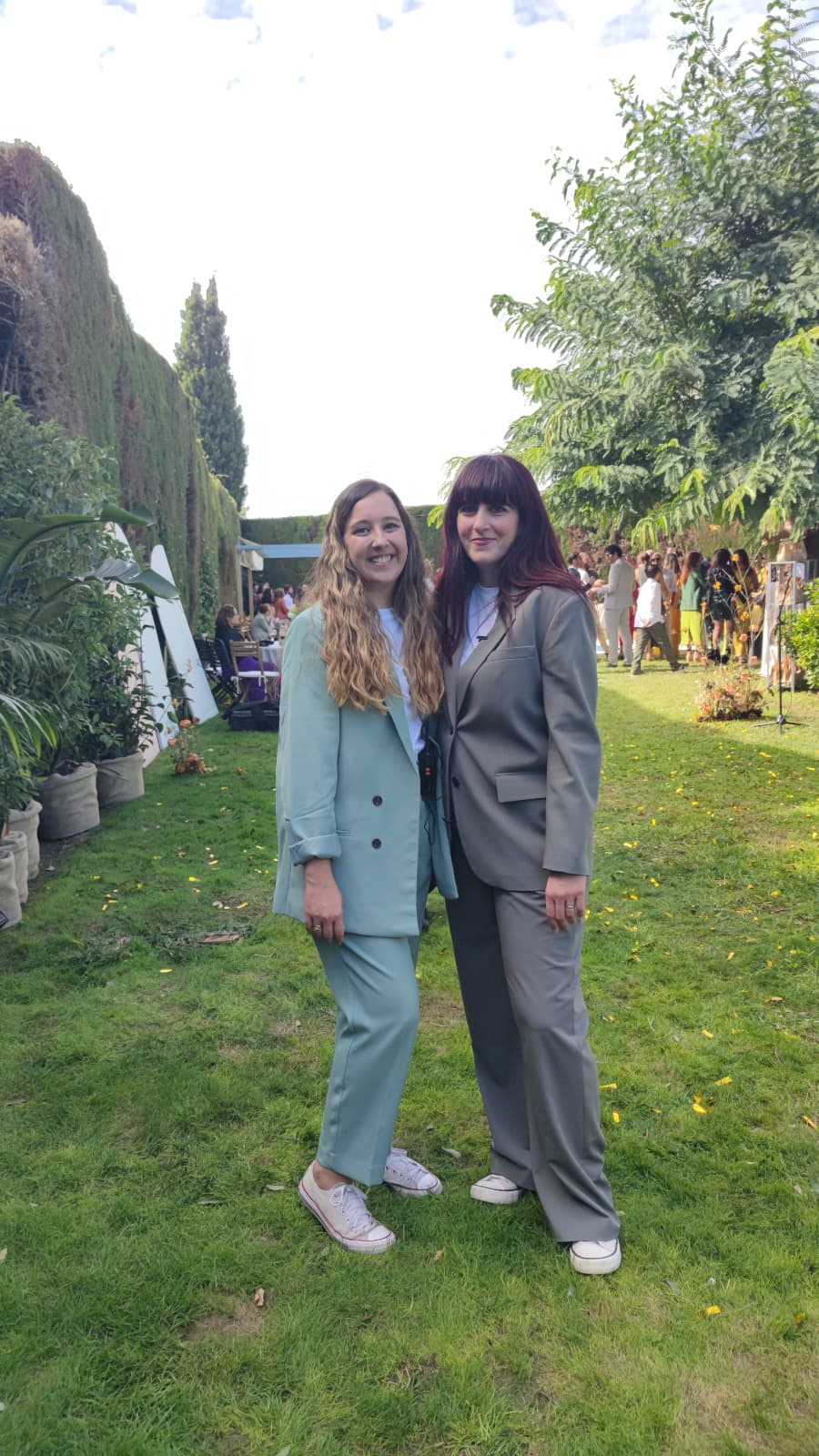 Emma Nebot junto al equipo de La Mona Lisa coordinando un evento en Valencia